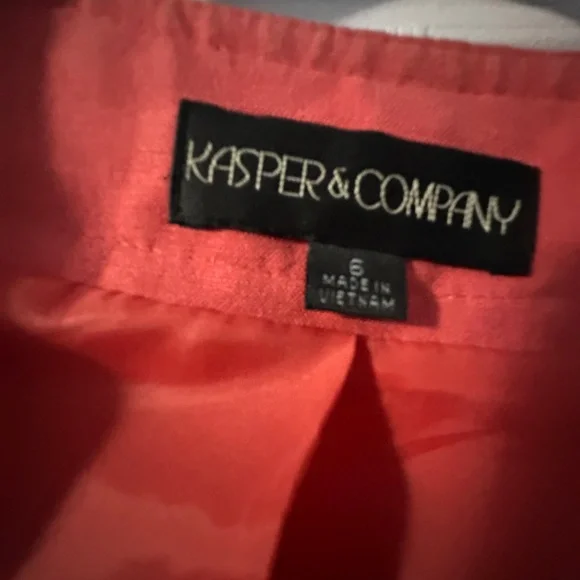 Kasper & Company Coral Cropped Blazer Jacket Size 6 Linen Blend - Picture 2 of 4
